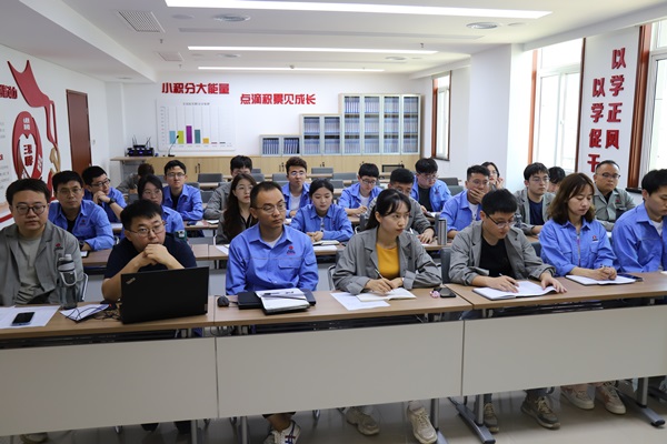 “頃芯”聚能+勇攀高峰——西安分公司2023年度迎新培訓(xùn)活動(dòng)圓滿(mǎn)結(jié)束3_1.JPG